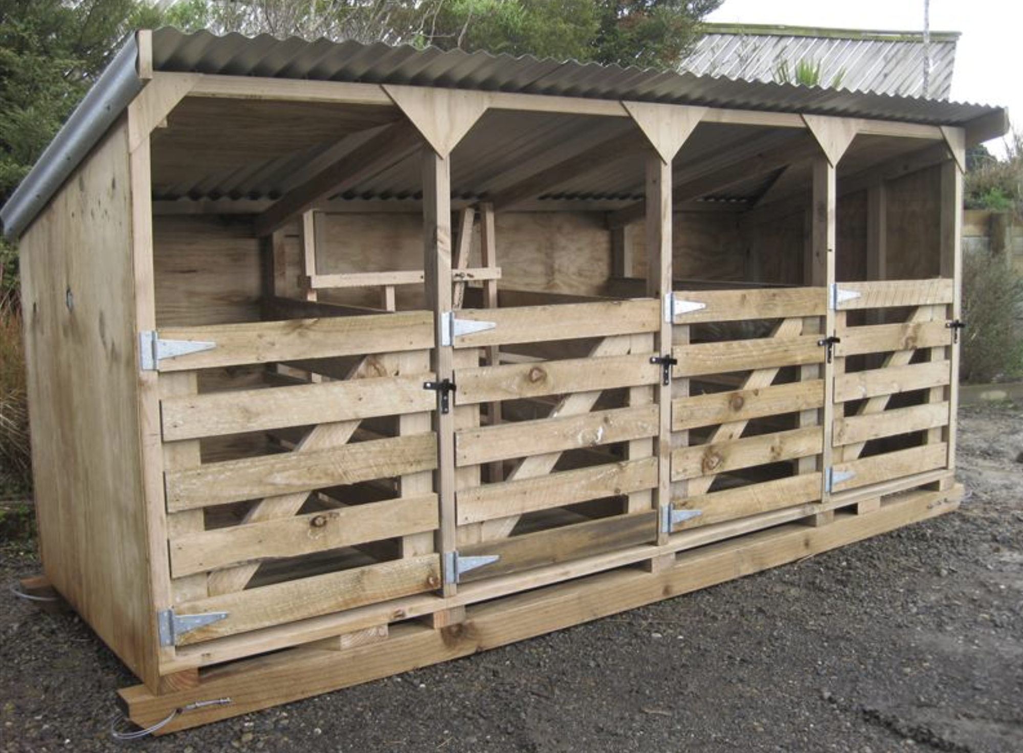 Mothering Up Lambing Pens